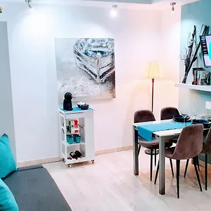 https://papagayo-beach-apartments.adeje-hotels.com